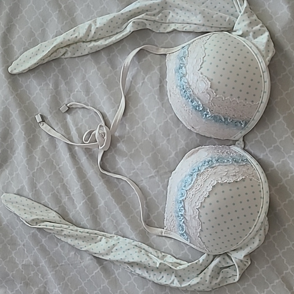 Beach Bunny *No Other Love* bikini top